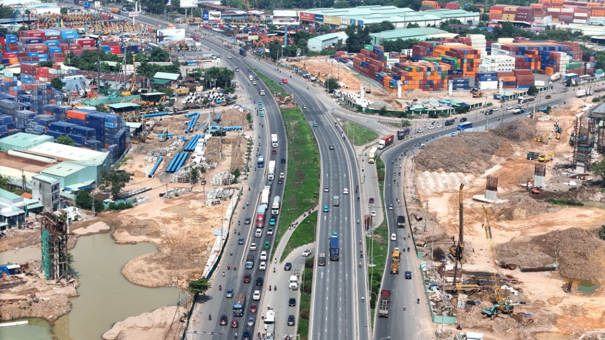 Hiện trạng n&uacute;t giao T&acirc;n Vạn (Xa lộ H&agrave; Nội - V&agrave;nh Đai 3).