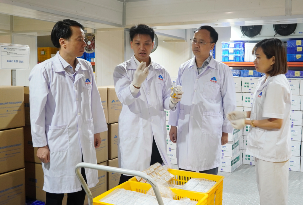 Thực hiện các thủ tục xuất khẩu lô vaccine dịch tả lợn châu Phi sang Indonesia.