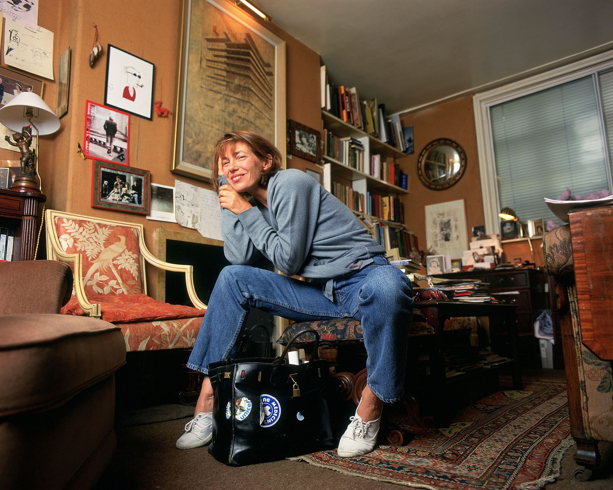 Nữ diễn viên Jane Birkin và chiếc túi "bỉm sữa" làm riêng cho bà.