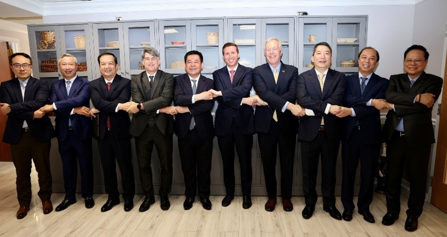 Bộ trưởng đề nghị USABC v&agrave; cộng đồng doanh nghiệp Hoa Kỳ tiếp tục ủng hộ Việt Nam trong qu&aacute; tr&igrave;nh đ&agrave;m ph&aacute;n Hiệp định thương mại đối ứng giữa hai nước