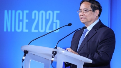 Vietnam calls for united global action to protect delta regions