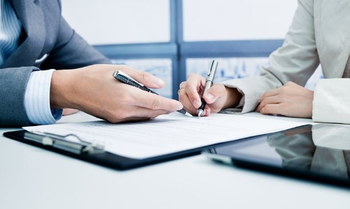 Những tiêu chuẩn để doanh nhân được ký hợp đồng làm nhiệm vụ của công chức lãnh đạo, quản lý