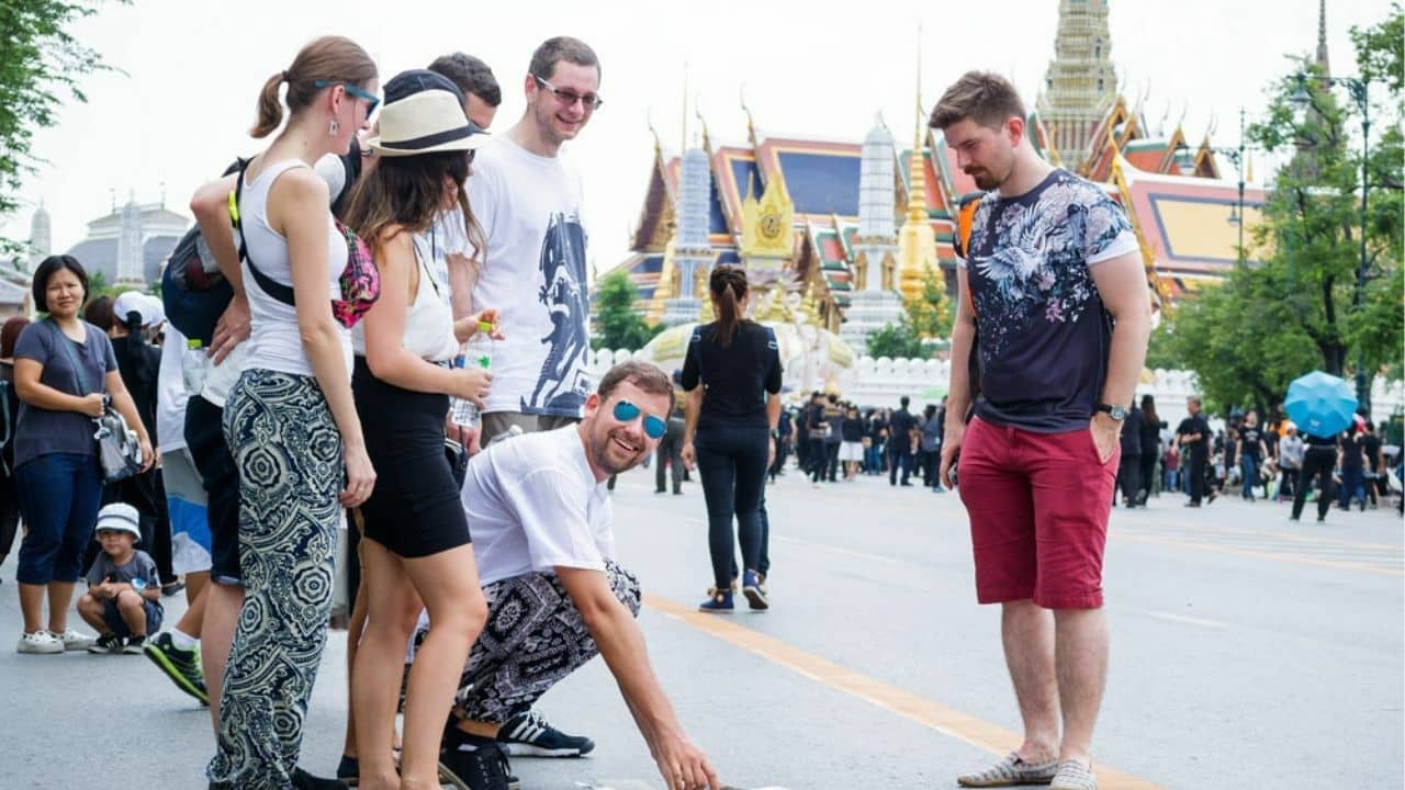 Bộ phim The White Lotus gi&uacute;p gia tăng lượng kh&aacute;ch phương T&acirc;y tới Th&aacute;i Lan.