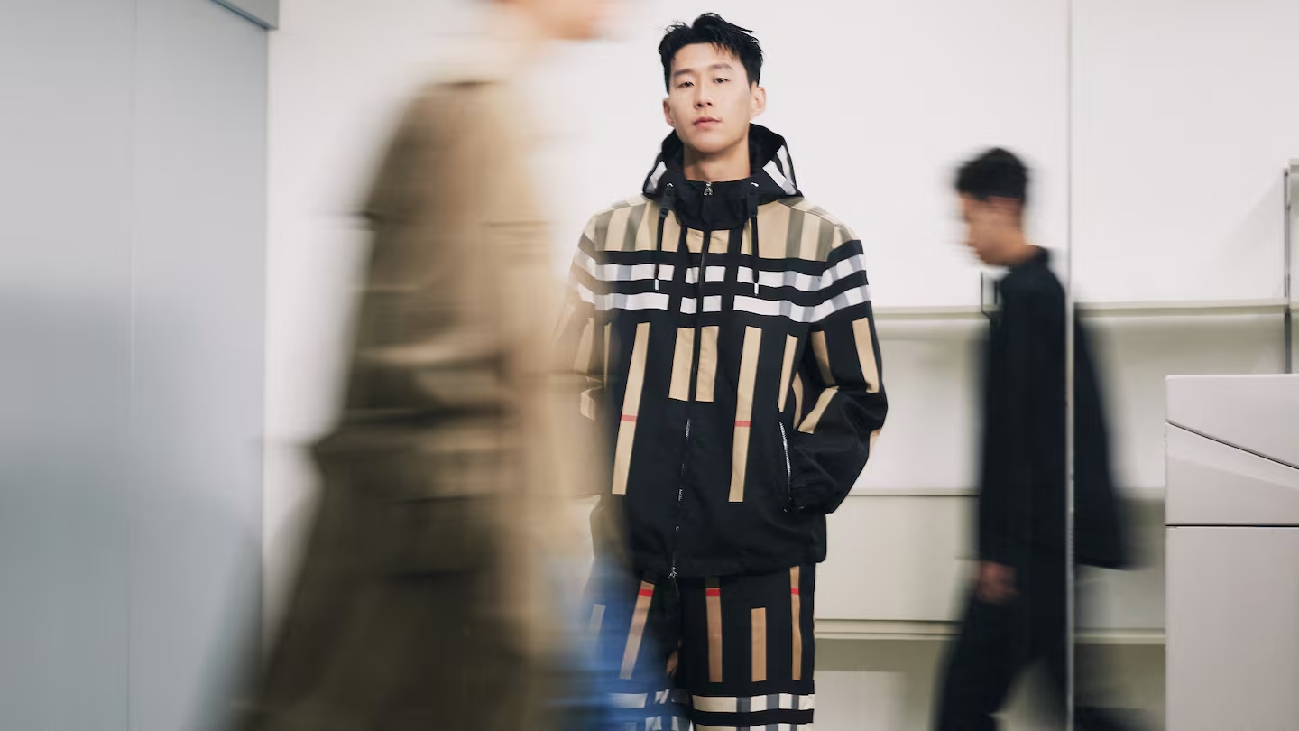 Cầu thủ Son Heung Min, đại sứ thương hiệu của Burberry.