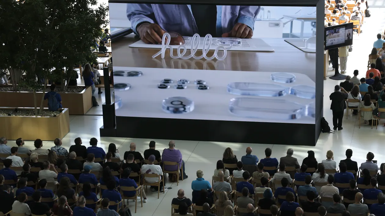 Apple công bố thiết kế “Liquid Glass” trong sự kiện