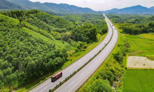 Đề xuất mở rộng cao tốc Yên Bái - Lào Cai theo hình thức xây dựng công trình khẩn cấp