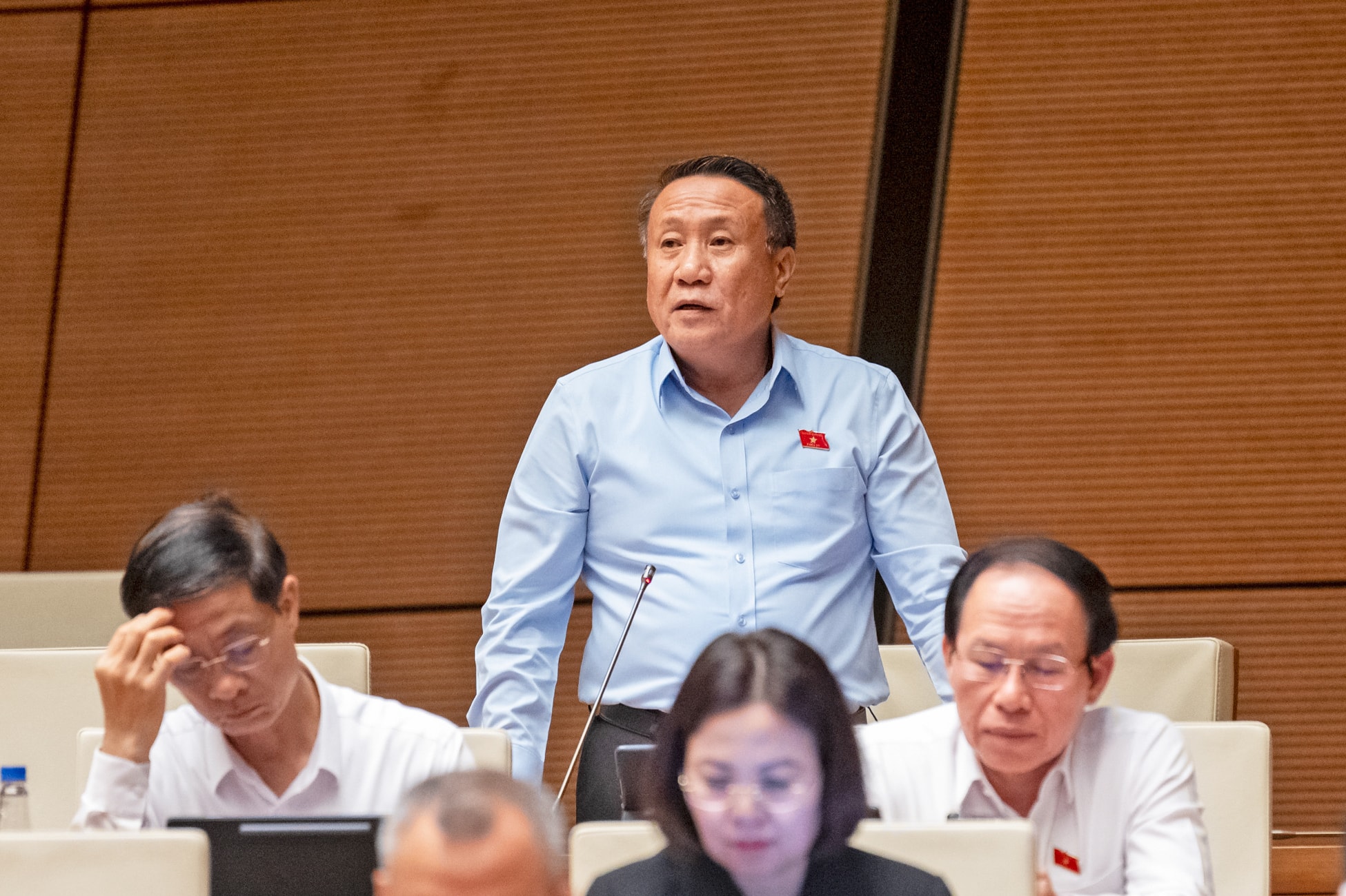 Đại biểu H&agrave; Sỹ Đồng, đo&agrave;n Quảng Trị.