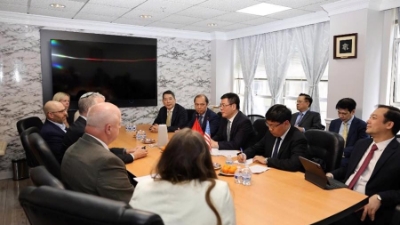 Trade minister works with US business community