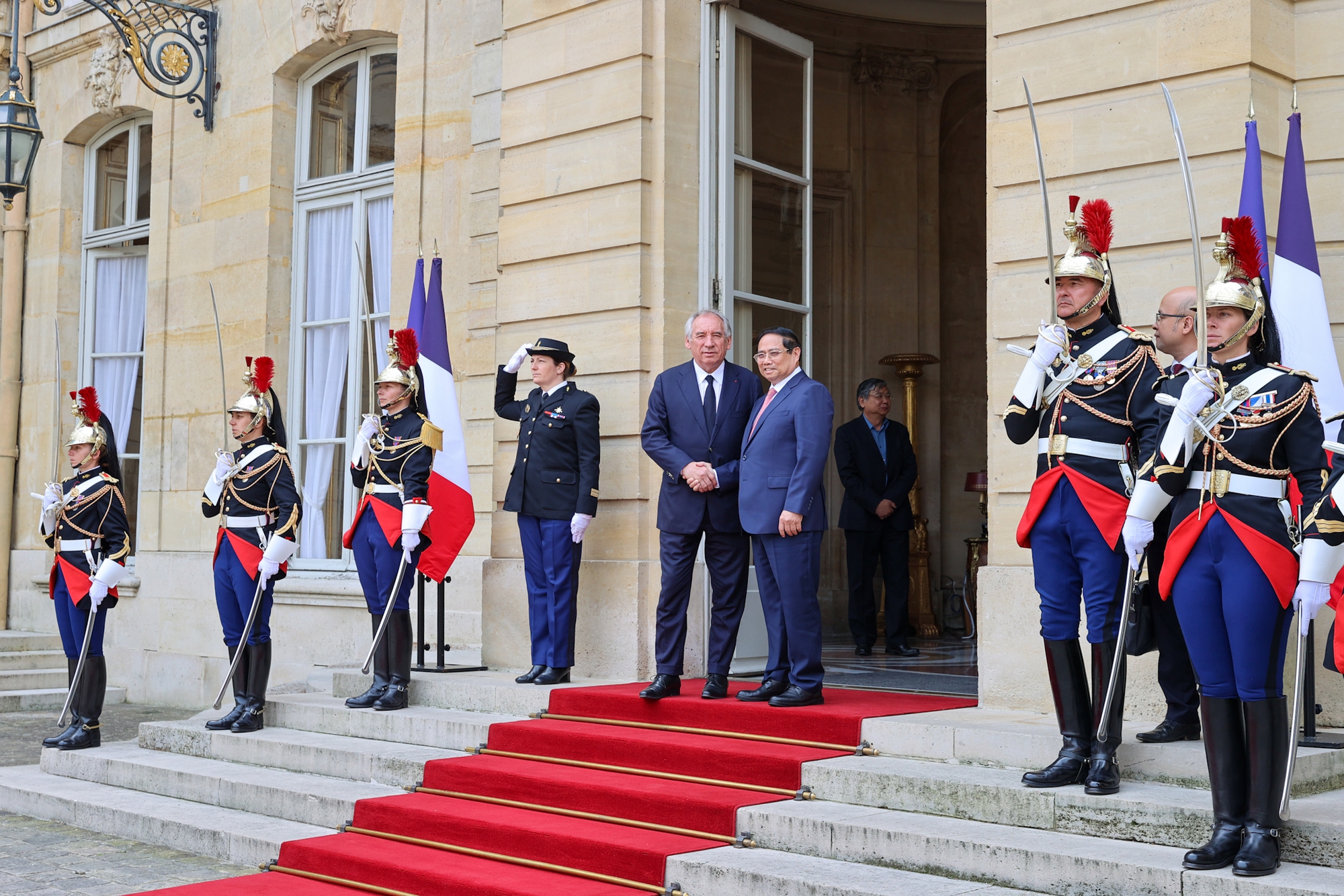 Thủ tướng Phạm Minh Ch&iacute;nh v&agrave; Thủ tướng Ph&aacute;p Francois Bayrou - Ảnh: VGP