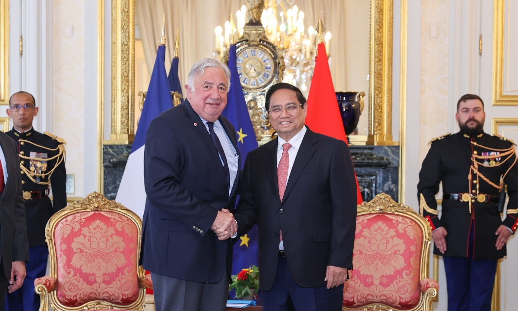 Thủ tướng Phạm Minh Chính và Chủ tịch Thượng viện Gérard Larcher - Ảnh: VGP
