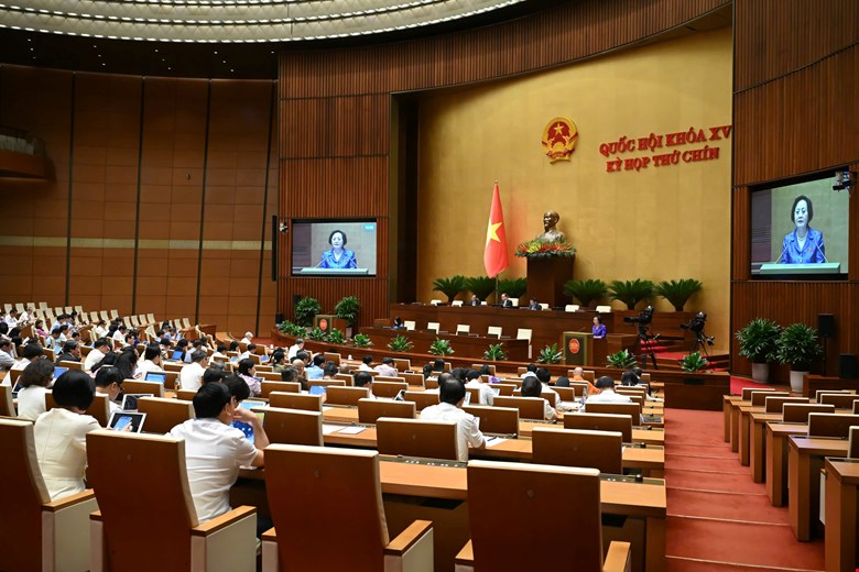 Quốc hội nghe trình bày Tờ trình về việc sắp xếp đơn vị hành chính cấp tỉnh năm 2025.