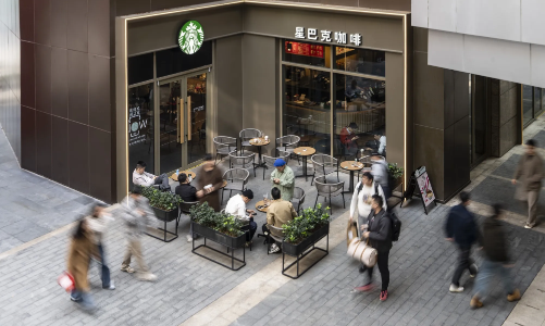 Starbucks cuối cùng vẫn phải tham gia vào cuộc chiến giá cả