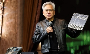 Ông Jensen Huang, đồng sáng lập kiêm Giám đốc Điều hành Nvidia Corp., phát biểu trong cuộc họp báo ở Đài Bắc ngày 21/5/2025