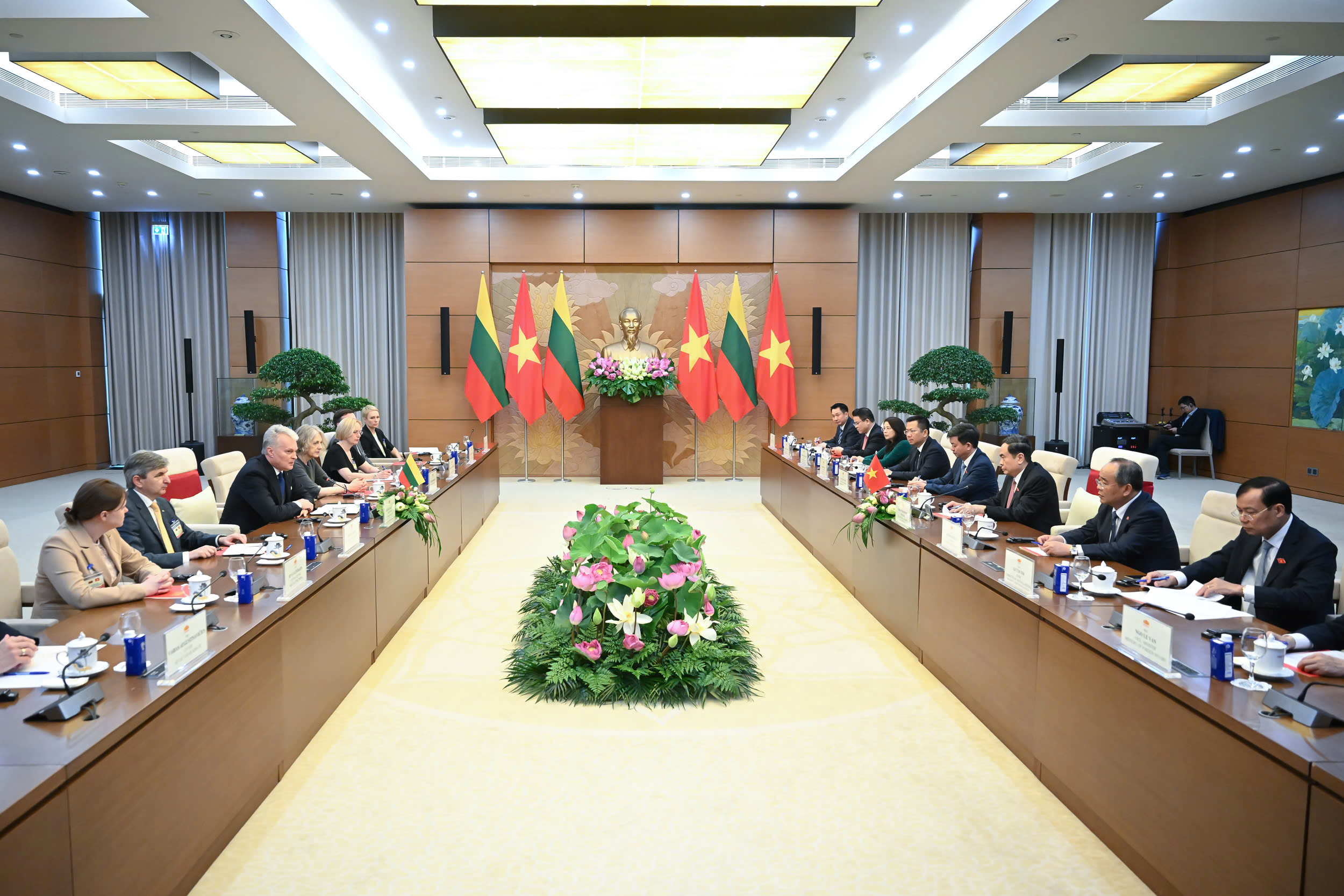 Quang cảnh hội đàm - Ảnh: Quochoi.vn