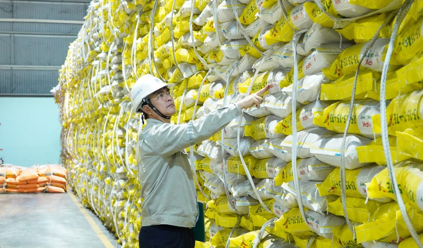 Trong bối cảnh chi phí nguyên liệu đầu vào tăng và thị trường biến động mạnh, PVFCCo - Phú Mỹ vẫn duy trì hoạt động sản xuất ổn định.