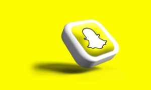 Snap Inc., được thành lập vào năm 2011 với định hướng là một công ty “camera-first”. Trong những năm gần đây, Snap chuyển hướng mạnh mẽ sang lĩnh vực thực tế tăng cường (AR)