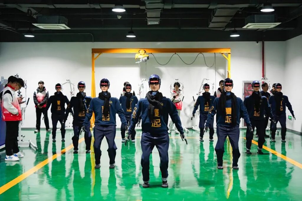 Nhiều mẫu robot đa năng Xiaqi đang được trưng bày
