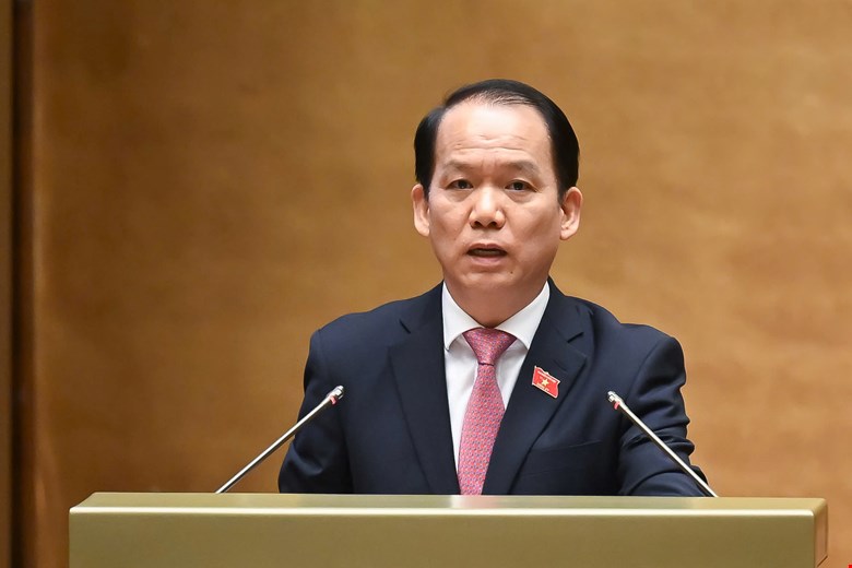 Ông Hoàng Thanh Tùng, Ủy viên thường trực Ủy ban, dự thảo một số điều của Hiến pháp.