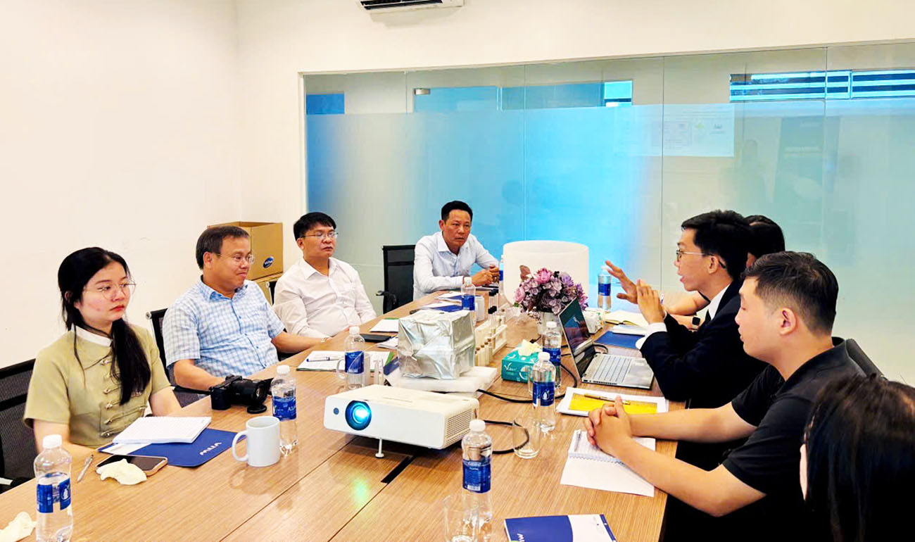 Buổi l&agrave;m việc ng&agrave;y 31/5 giữa l&atilde;nh&nbsp;đạo tỉnh Quảng Trị với Vietnam Wafer&nbsp;