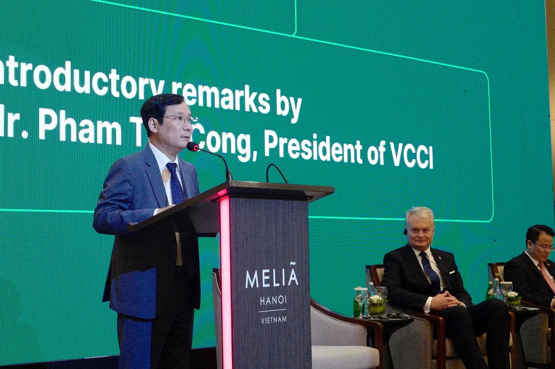 Ông Phạm Tấn Công, Chủ tịch VCCI phát biểu tại diễn đàn.