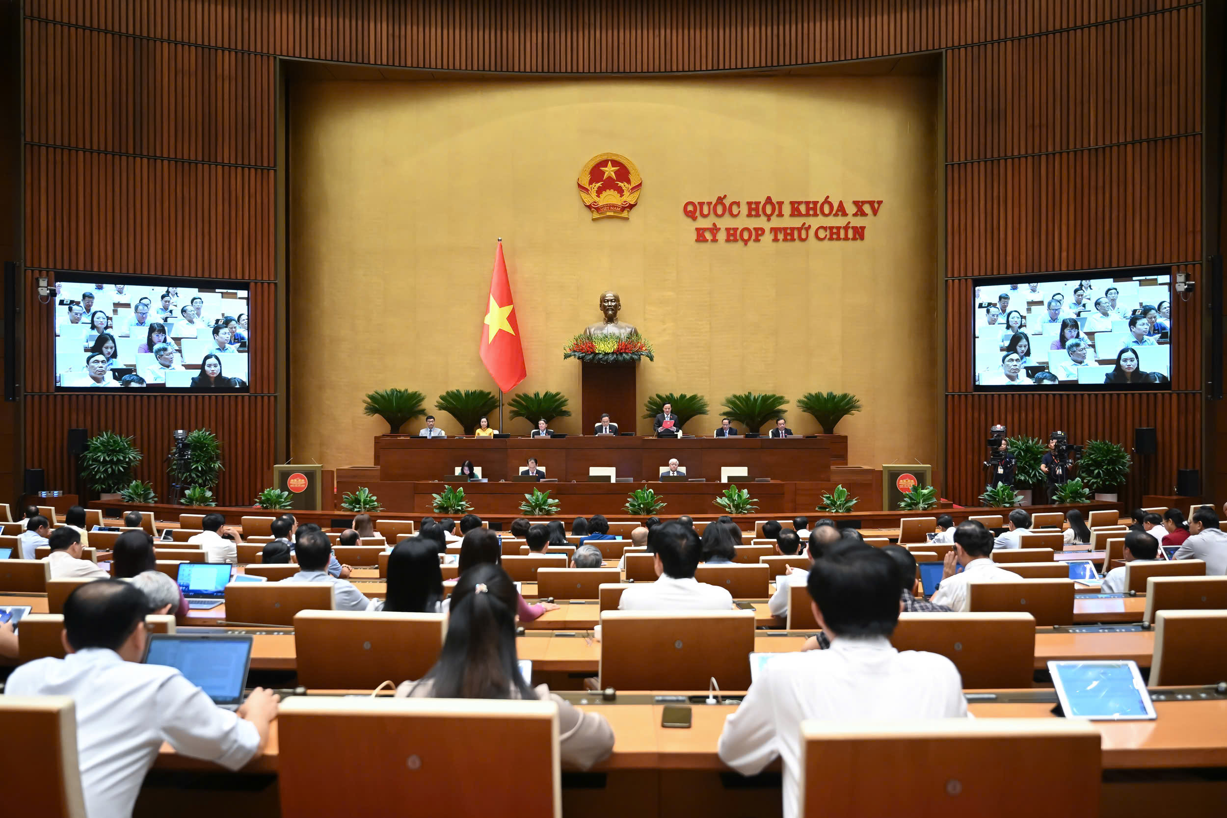 Toàn cảnh phiên họp. Ảnh: Quochoi.vn.