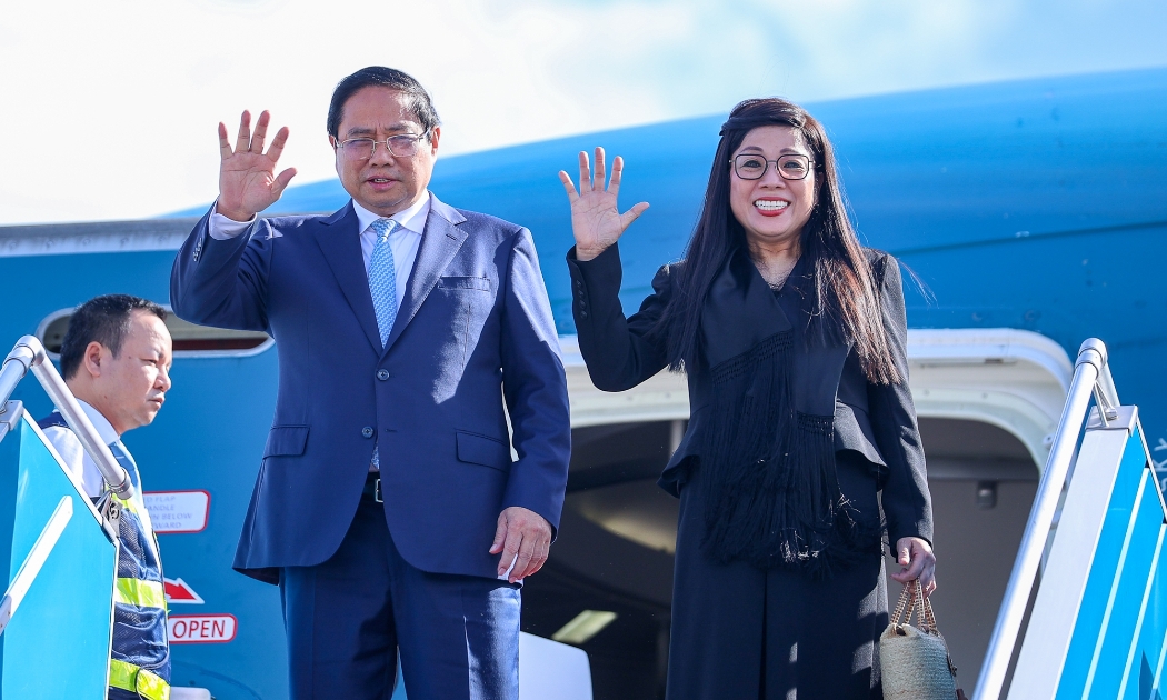 Thủ tướng Chính phủ Phạm Minh Chính và Phu nhân về tới Hà Nội, kết thúc tốt đẹp chuyến công tác tại châu Âu - Ảnh: VGP