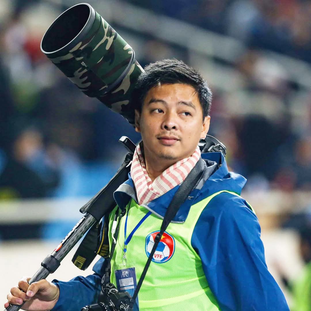 Nh&agrave; b&aacute;o Nguyễn Tiến Anh Tuấn trong một lần t&aacute;c nghiệp.