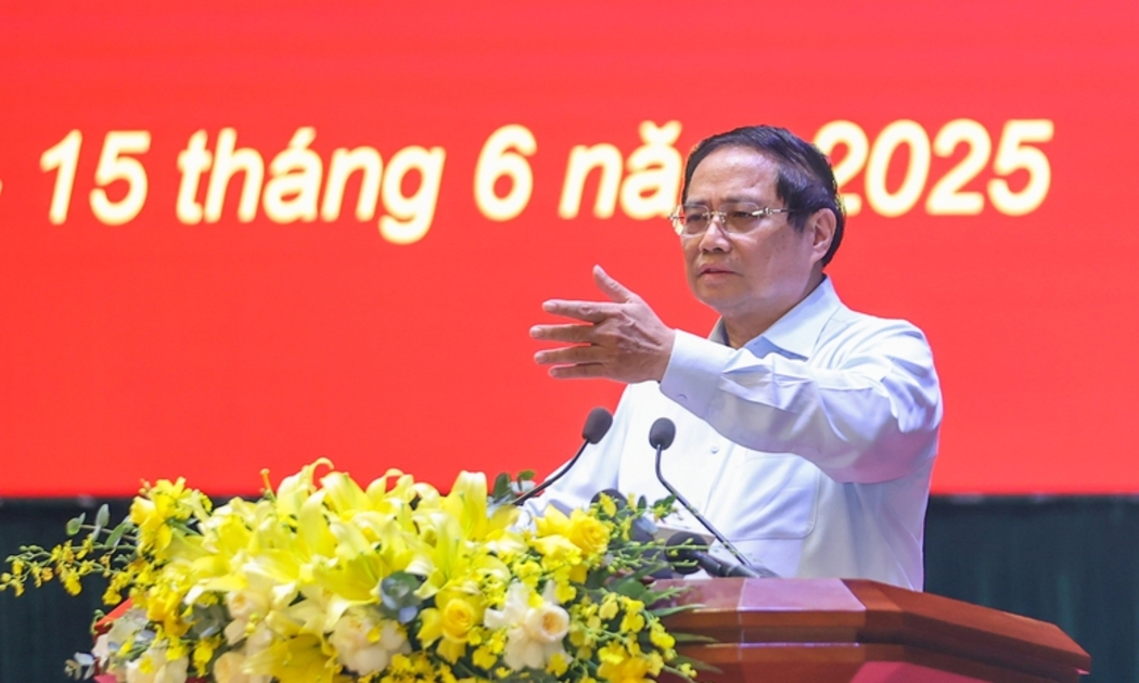 Thủ tướng Phạm Minh Chính nhấn mạnh, 63 tỉnh thành, hay 34 tỉnh thành cũng là đất nước, là quê hương.  Ảnh: VGP/Nhật Bắc.