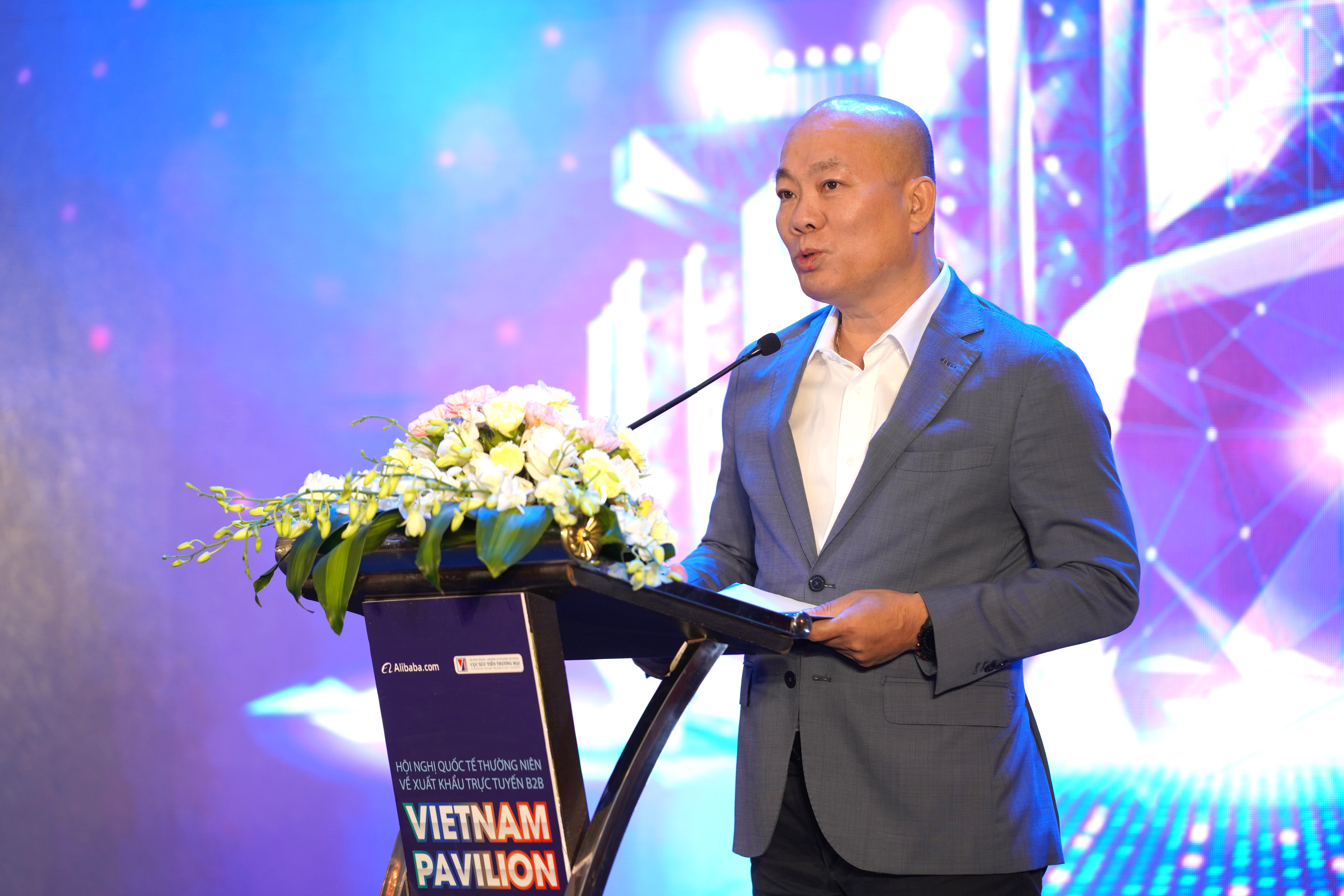 &Ocirc;ng Vũ B&aacute; Ph&uacute;, Cục trưởng Cục X&uacute;c tiến thương mại, Bộ C&ocirc;ng thương, ph&aacute;t biểu tại sự kiện. Ảnh: CTV.