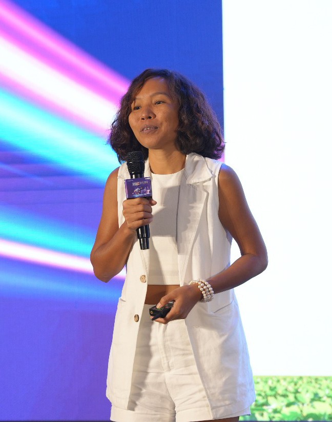 B&agrave; V&otilde; Thị Ho&agrave;ng V&acirc;n, Gi&aacute;m đốc điều h&agrave;nh C&ocirc;ng ty TNHH V. KAUS, tr&igrave;nh b&agrave;y tại sự kiện. Ảnh: CTV.