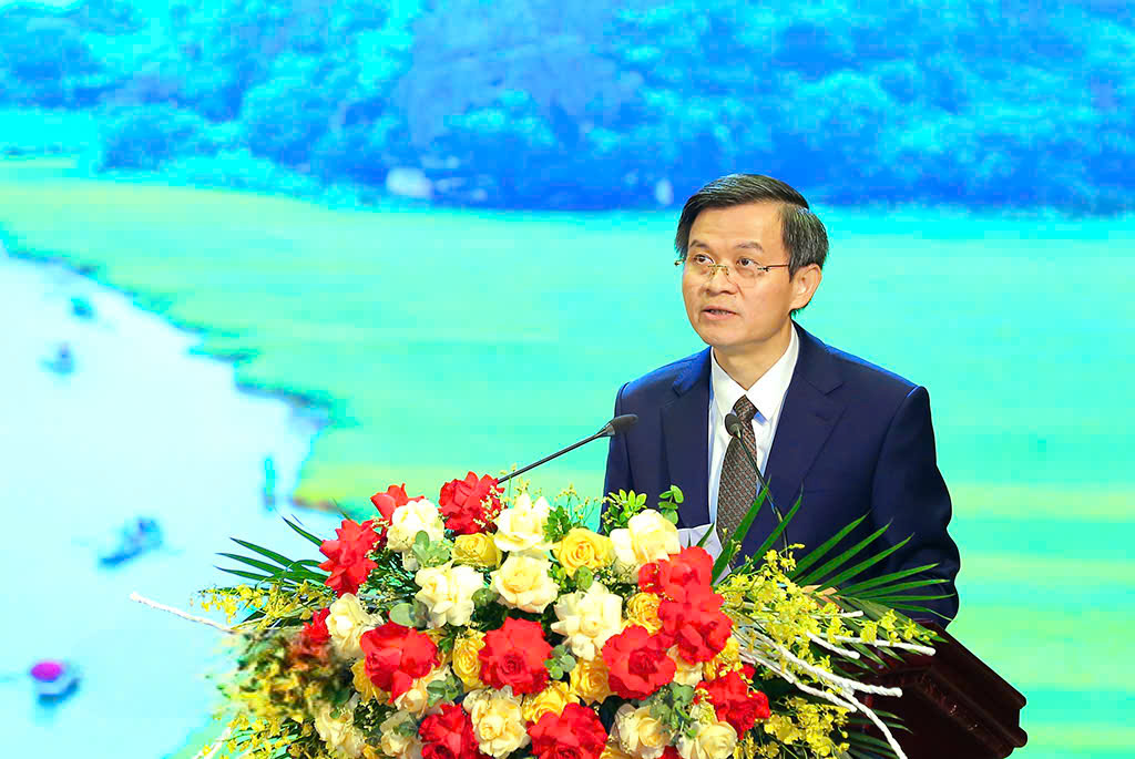 Ông Đoàn Minh Huấn, Ủy viên Trung ương Đảng, Bí thư Tỉnh ủy Ninh Bình