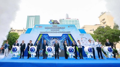 Vietnam targets 80% of cashless transactions by 2030