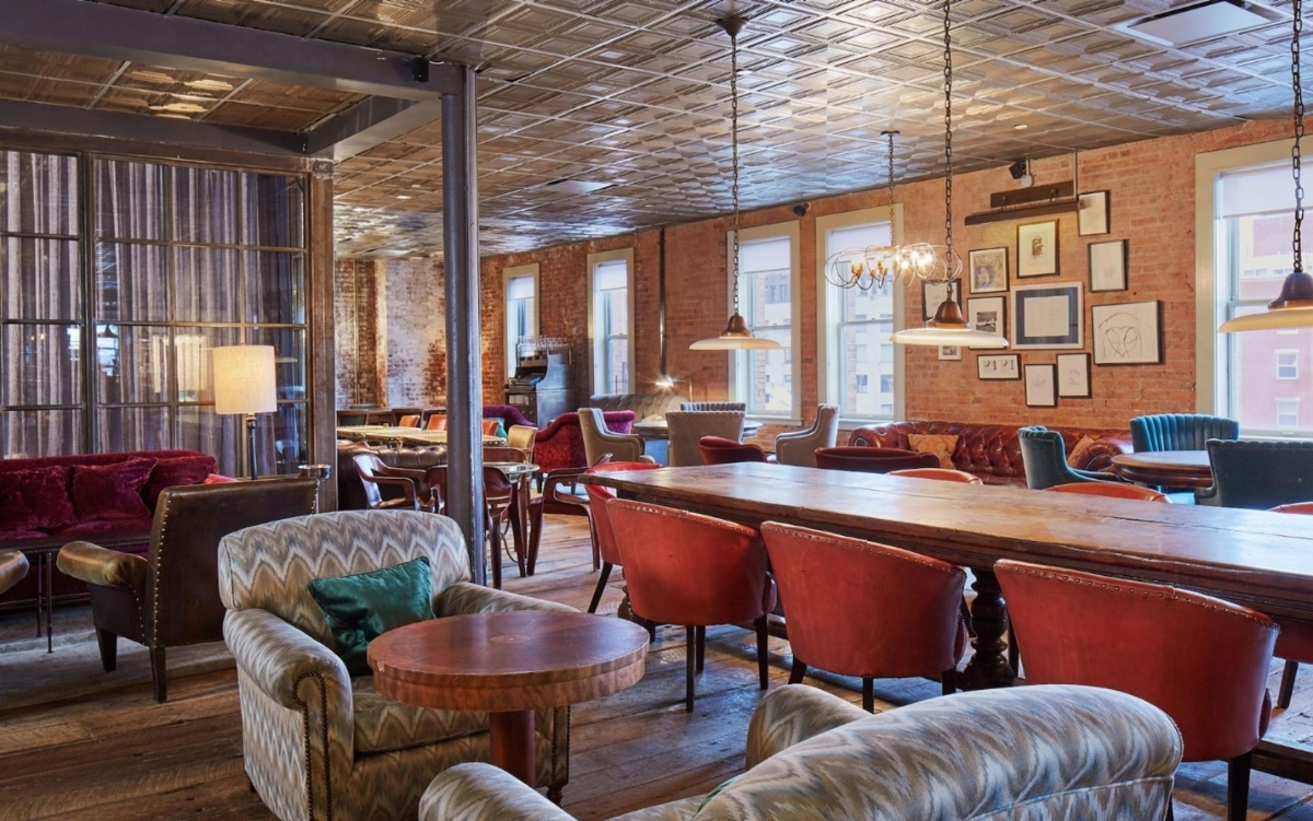 Soho House l&agrave; c&acirc;u lạc bộ th&agrave;nh vi&ecirc;n ri&ecirc;ng tư được y&ecirc;u th&iacute;ch bởi sự tin cậy, kết nối phi thường.