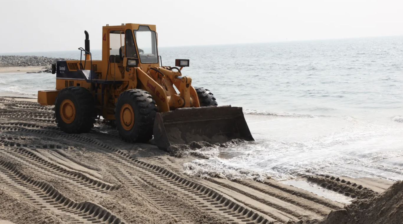 Khai thác đất hiếm từ cát biển ở Kerala, Ấn Độ - Ảnh: Getty/CNBC.