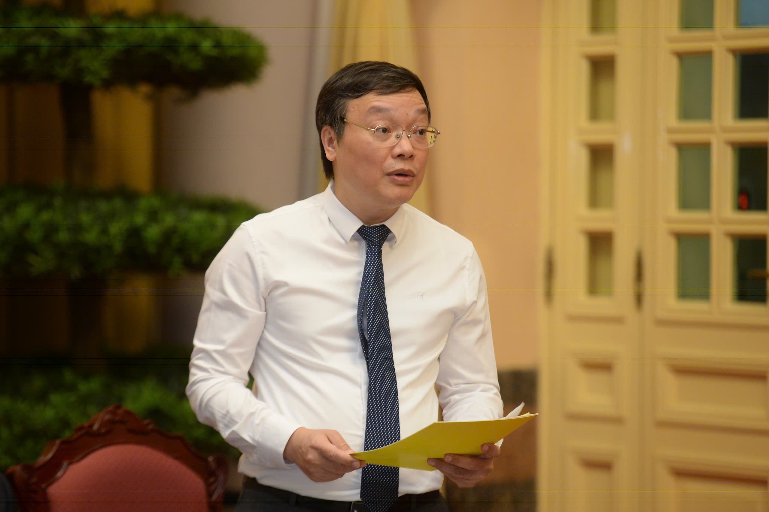 Ông Trương Hải Long, Thứ trưởng Bộ Nội vụ giới thiệu về Luật Tổ chức chính quyền địa phương. Ảnh: CTV.