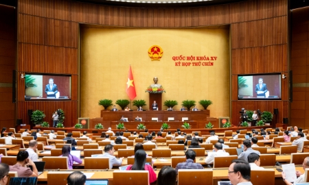 Quốc hội thông qua Luật Việc làm (sửa đổi), sáng 16/6. Ảnh: Phạm Thắng.