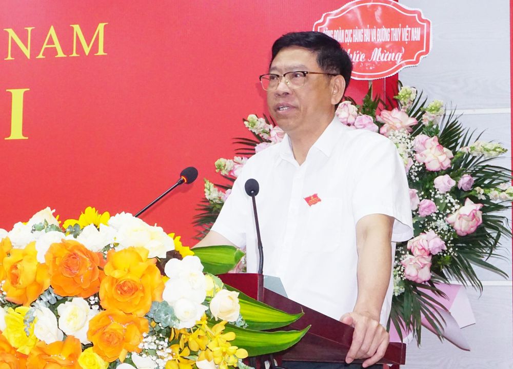 Ủy viên Ban Thường vụ Đảng ủy, Thứ trưởng Bộ Xây dựng Nguyễn Xuân Sang, nhấn mạnh cần khẩn trương xây dựng Bộ luật Hàng hải và Đường thủy Việt Nam trong thời gian tới. (Ảnh: Cục Hàng hải và Đường thủy Việt Nam (VIMAWA))