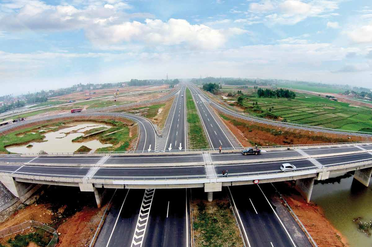 Tuyến cao tốc Nội Bài - Lào Cai do Tổng công ty Đầu tư phát triển đường cao tốc Việt Nam (VEC) quản lý khai thác. Ảnh minh hoạ