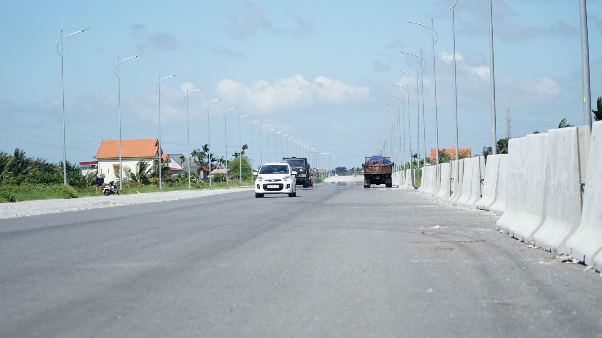 Hải Ph&ograve;ng đề xuất đầu tư vốn ng&acirc;n s&aacute;ch để đầu tư v&agrave; n&acirc;ng cấp đường bộ ven biển th&agrave;nh đường cao tốc Ninh B&igrave;nh - Hải Ph&ograve;ng