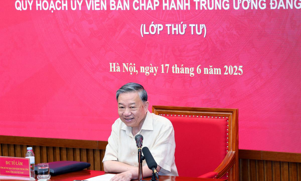 Tổng Bí thư Tô Lâm trao đổi chuyên đề với Lớp bồi dưỡng, cập nhật kiến thức, kỹ năng đối với cán bộ quy hoạch Ủy viên Ban Chấp hành Trung ương Đảng khóa XIV (Lớp thứ tư).