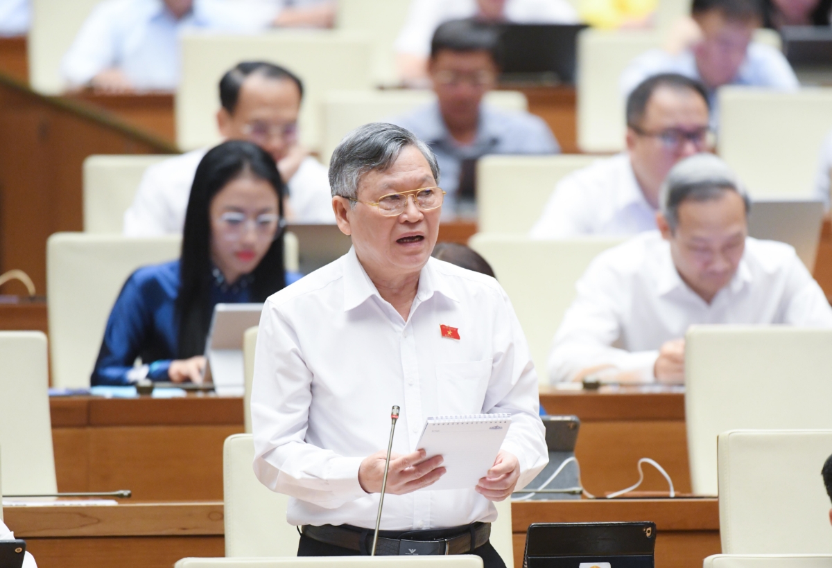 Đại biểu T&ocirc; Văn T&aacute;m, đo&agrave;n ĐBQH tỉnh Kon Tum. Ảnh: Quochoi.vn.