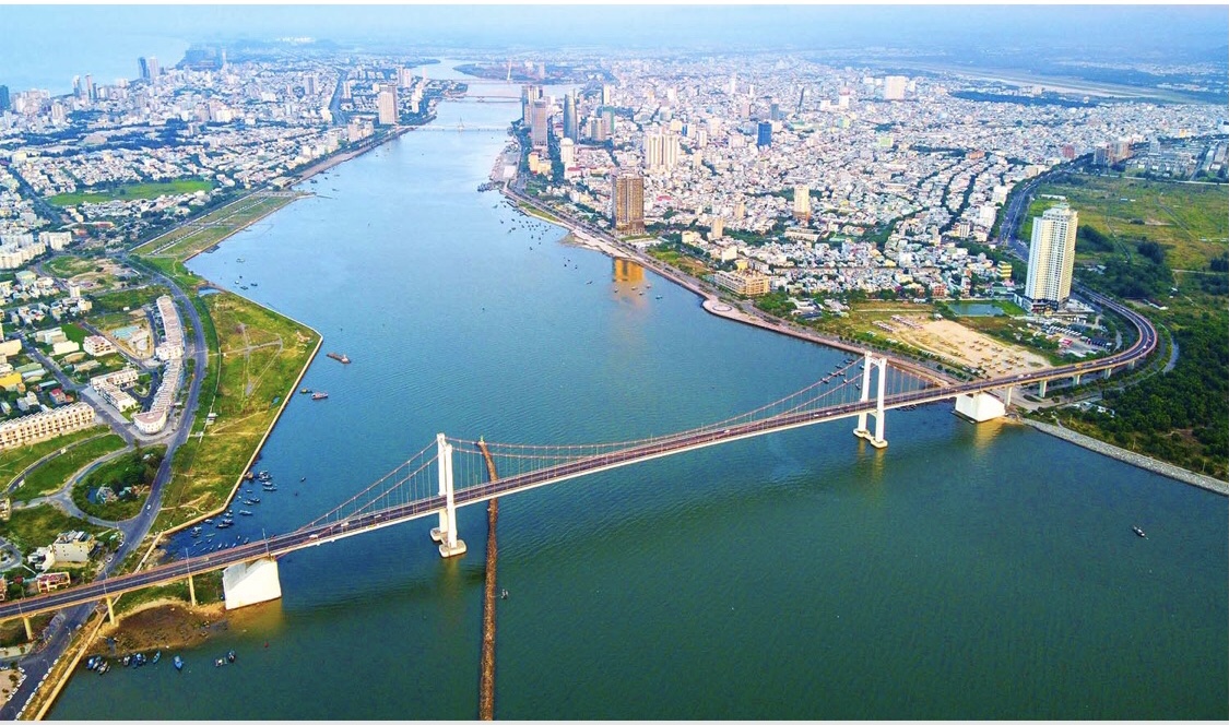 To&agrave;n cảnh Th&agrave;nh phố Đ&agrave; Nẵng nh&igrave;n từ cửa biển.