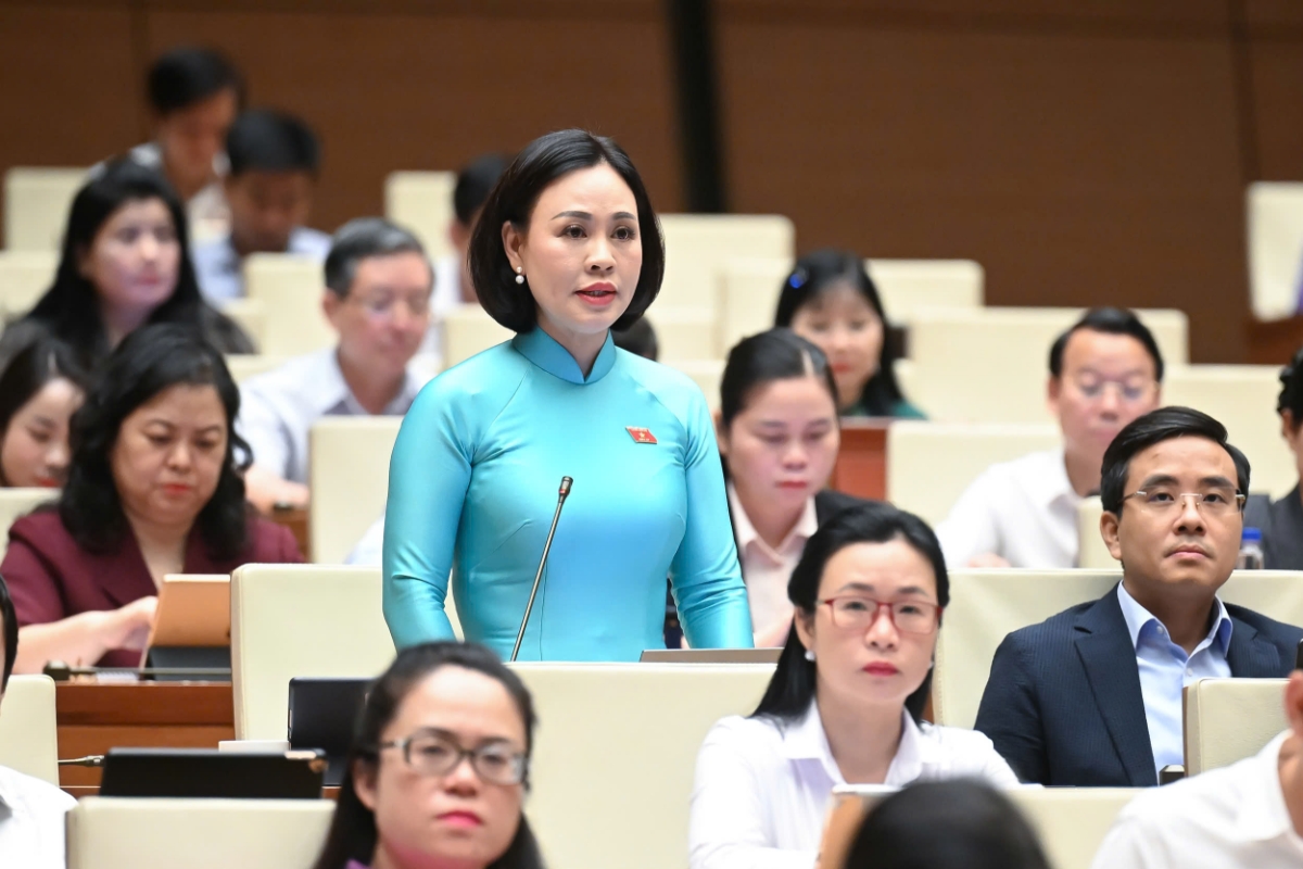 Đại biểu Trần Thị Hồng Thanh, đo&agrave;n Đại biểu Quốc hội tỉnh Ninh B&igrave;nh. Ảnh: Quochoi.vn.