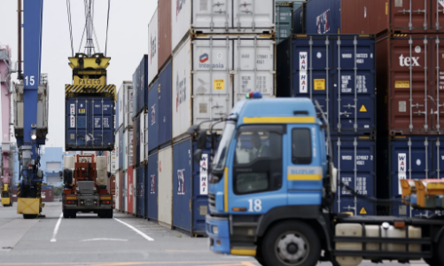 Xuất khẩu của Nhật Bản sụt giảm vì thuế quan