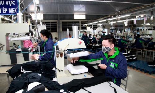 Kiến nghị tăng mức lương tối thiểu vùng từ tháng 7/2025 để đảm bảo đời sống cho công nhân lao động 