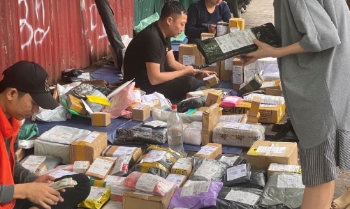 Gánh nặng môi trường từ rác thải nhựa trong thương mại điện tử