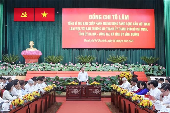 To&agrave;n cảnh buổi l&agrave;m việc - Ảnh: TTXVN.