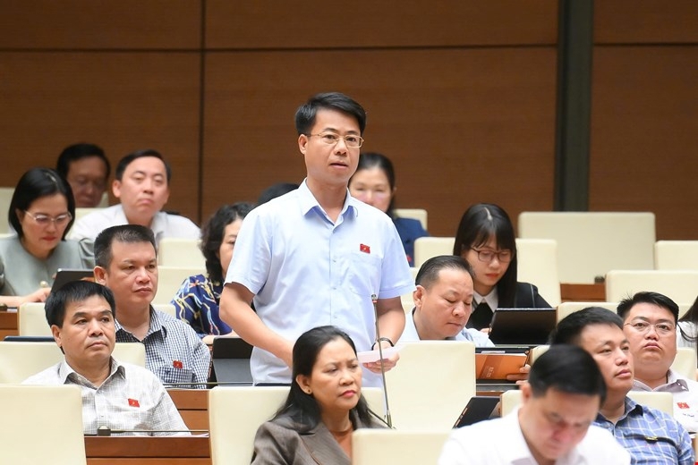 Đại biểu Ho&agrave;ng Quốc Kh&aacute;nh, đo&agrave;n Lai Ch&acirc;u.