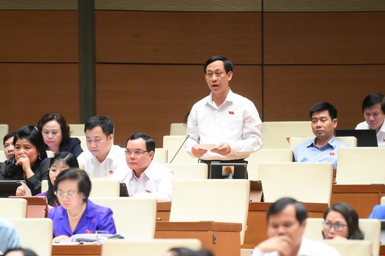 Đại biểu Mai Văn Hải, đo&agrave;n Thanh H&oacute;a đặt c&acirc;u hỏi chất vấn.