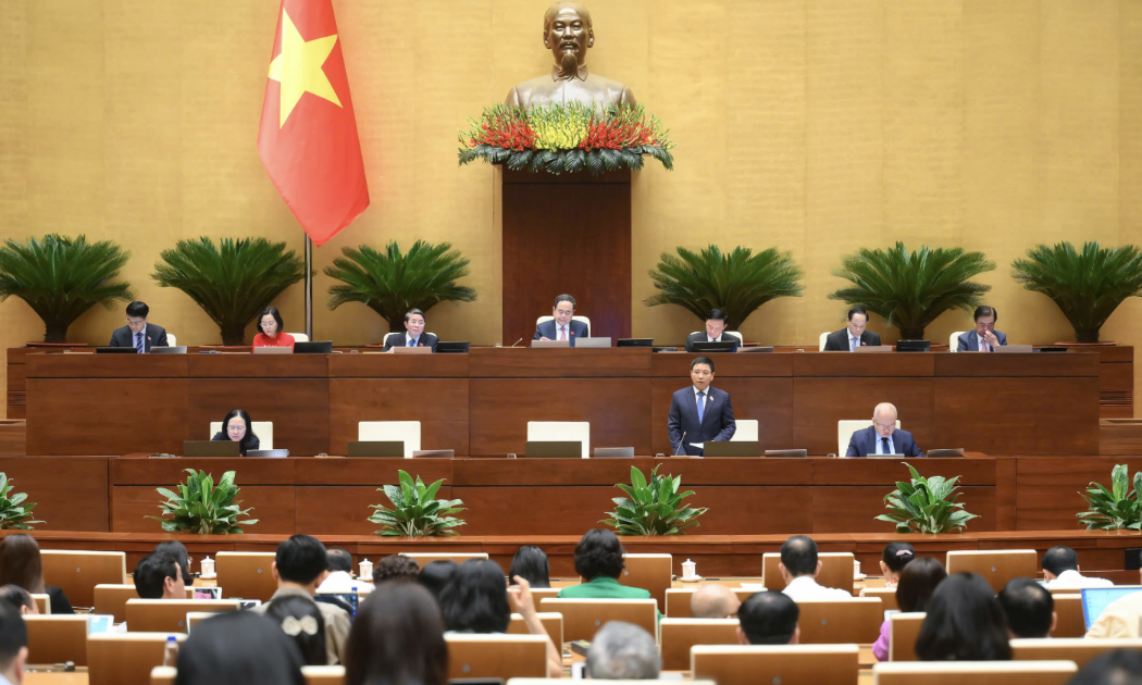 Bộ trưởng Bộ Tài chính Nguyễn Văn Thắng trả lời chất vấn.